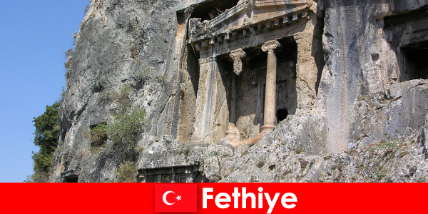 Фетхіє стародавнє місто біля моря з безліччю пам’ятників