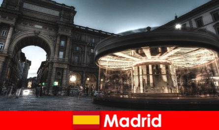 Мадрид відомий своїми кафе і вуличні постачальники місто перерву варто