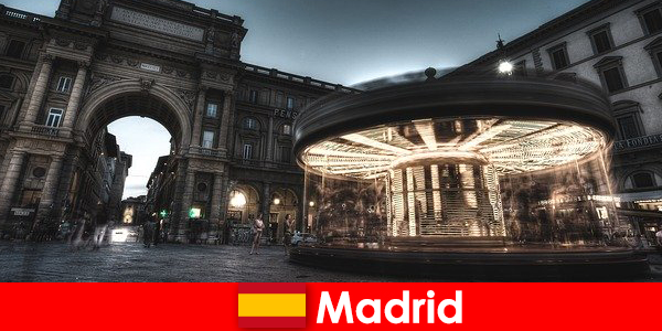 Мадрид відомий своїми кафе і вуличні постачальники місто перерву варто