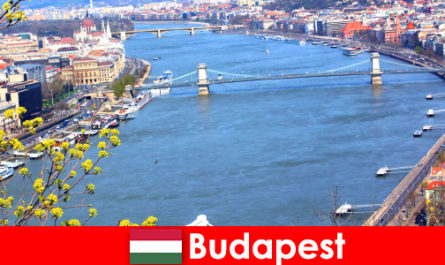 Будапешт в Угорщині популярний відгук про подорожі для купання та оздоровчого відпочинку