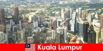 Куала-Лумпур в Малайзії Любителі Азії приїжджають сюди знову і знову