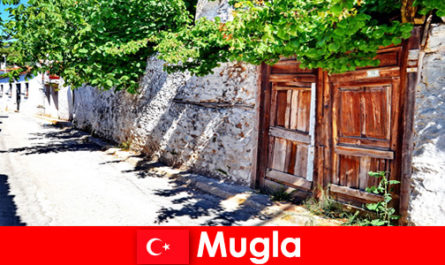 Мальовничі села і гостинні місцеві жителі вітають туристів в Мугла Туреччина