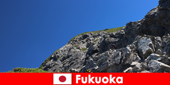 Пригодницька поїздка в гори в Фукуока Японія для іноземних спортивних туристів