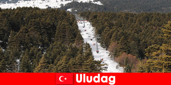 Популярна святкова поїздка для лижників до Туреччини Улудаг прямо зараз