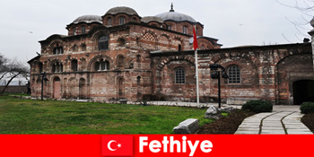 Хобі археології в Fethiye Туреччина для молодих і старих відвідувачів