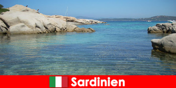 Сардинія Італія пропонує морський пляж і чисте сонце для іноземців