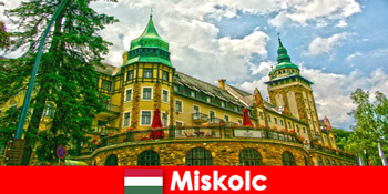 Пішохідні маршрути та чудові враження для сімейної подорожі в Мішкольці Угорщина