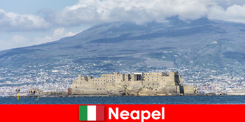 Відвідайте чудові історичні місця в Неаполі Італія